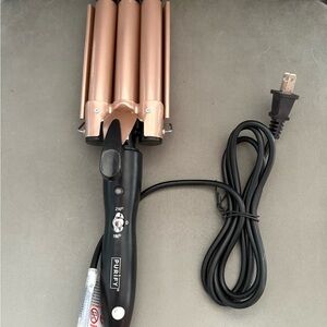 NWOT Purify Hair Waver in Black and Gold